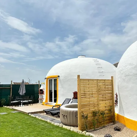 Kompleks wypoczynkowy Casinhas Dos Valados *