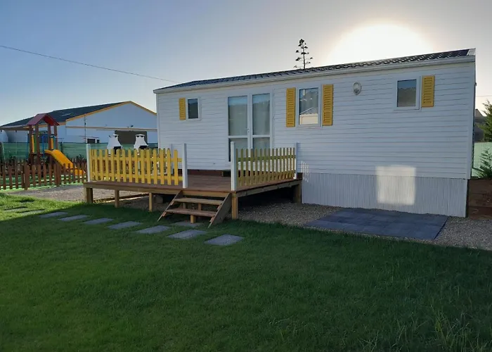 ホリデーパーク Casinhas Dos Valados アトウギア・ダ・バレイア