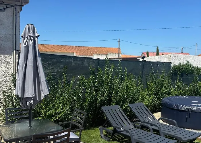 Casinhas Dos Valados * アトウギア・ダ・バレイア